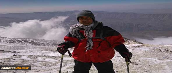 صعود نماینده دانشگاه فرهنگیان همدان ( آقای حمید مستقیمان) به قله دماوند مرداد95
