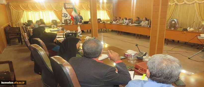 کارگاه آموزشی آشنایی با فضای مجازی ( ویژه اعضای هیات علمی)