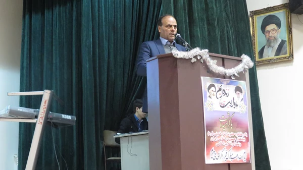 دکتر علیرضا علی صوفی سرپرست دانشگاه فرهنگیان همدان در جمع مردم و مسئولین شهر قروه درجزین:
در بخش بخش شعار اصلی انقلاب اسلامی، یعنی استقلال، آزادی و جمهوری اسلامی بار معنایی و تاریخی عمیقی نهفته است.