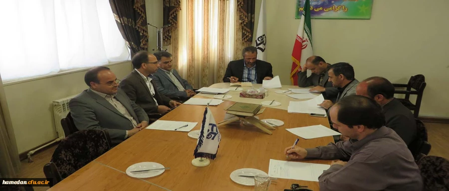 جلسه تهیه، تنظیم و تصویب فرم سازماندهی دانشجویان ورودی 92 با حضور معاون هماهنگی استان و نمایندگان اداره کل آموزش و پرورش همدان