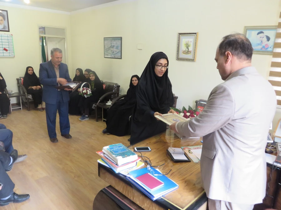 در مراسمی با حضور استاد و دانشجویان عضو کمیته تدریس پژوهی پردیس شهید باهنر از سرپرست دانشگاه فرهنگیان همدان و معاونین ایشان تقدیر به عمل آمد.