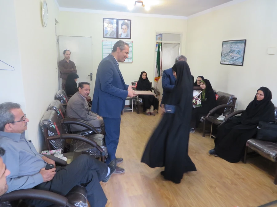 در مراسمی با حضور استاد و دانشجویان عضو کمیته تدریس پژوهی پردیس شهید باهنر از سرپرست دانشگاه فرهنگیان همدان و معاونین ایشان تقدیر به عمل آمد.