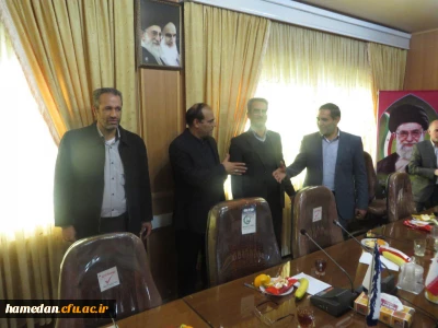 دکتر علیرضا علی صوفی در مراسم گرامیداشت هفته پژوهش و در جمع اعضای هیات علمی؛ 
نقطه عزیمت و روح پژوهش از پرسشگری آغاز می شود.