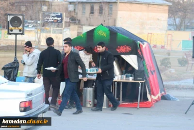 گزارش تصویری از برگزاری ایستگاه صلواتی در روز شهادت حضرت زهرا (س)-میدان هگمتانه ـ هلال احمر، بسیج دانشجویی، جامعه اسلامی