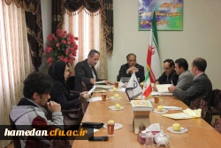 جلسه ی بازگشایی پاکت های مناقصه ی جذب نیروهای شرکتی با حضور نمایندگان شرکت های متقاضی - سالن جلسات ساختمان مدیریت استان - روز دوشنبه 97/02/03