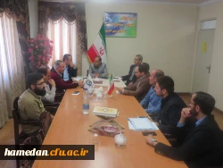 جلسه ی هماهنگی و برنامه ریزی جهت گرامیداشت روز معلم با حضور نمایندگان کانون ها، تشکل ها و انجمن های دانشجویی - یکشنبه 970209 - سالن جلسات مدیریت استان.