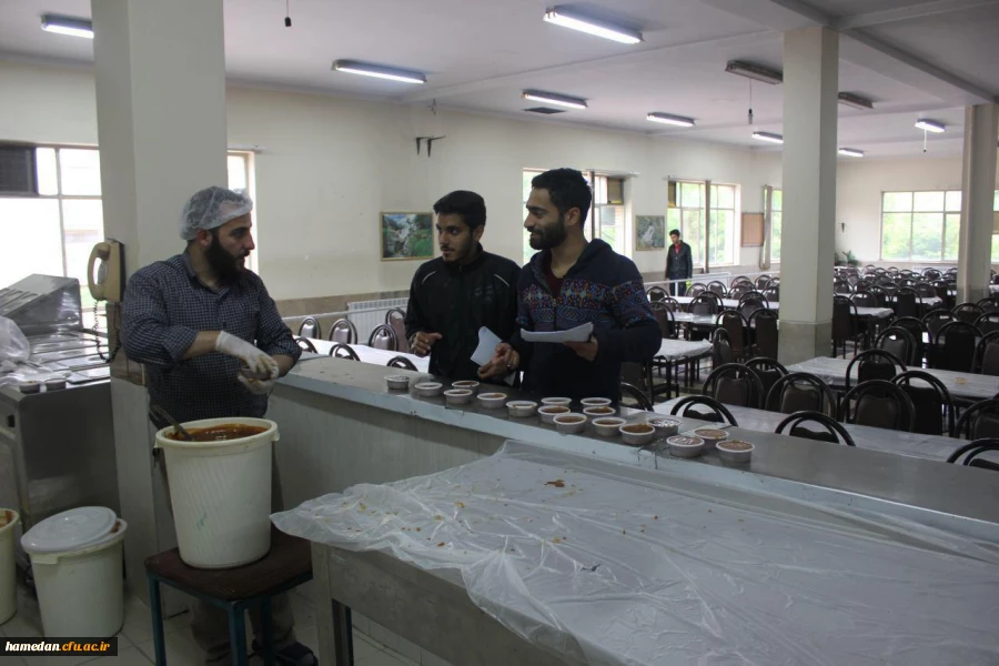 به مناسبت هفته سلامت، با شعار (ترویج سبک زندگی سالم) و در آستانه ی نیمه شعبان: توزیع میان وعده (کماج و سمنو) بین استادان، همکاران و دانشجویان پردیس شهید مقصودی همدان.