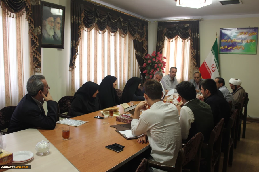 جلسه هماهنگی و برنامه ریزی جهت اعزام دانشجو معلمان دانشگاه فرهنگیان همدان به منظور دیدار با ولی امر مسلمین، حضرت آیت اله خامنه ای (حفظه اله)