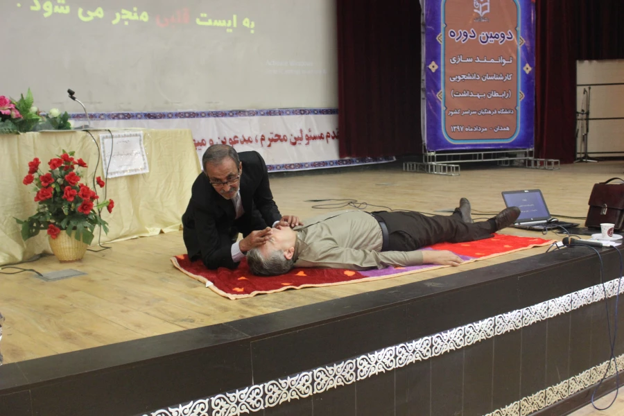 دومین دوره توانمندسازی کارشناسان دانشجویی (رابطان بهداشت) سراسر کشور