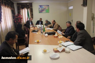 جلسه شورای آموزشی دانشگاه فرهنگیان همدان _ سالن جلسات ساختمان مدیریت استان - دستور کار: بررسی شیوه نامه ها و مسائل آموزشی.