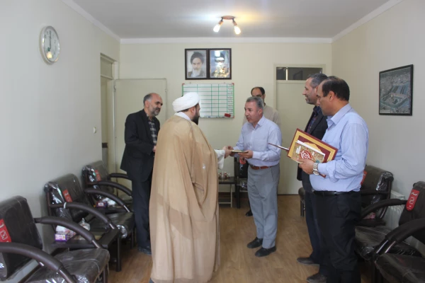 مراسم تقدیر از سرپرست، معاون و همکاران فعال دانشگاه فرهنگیان همدان در برنامه تجلیل از خادمان مردمی اربعین حسینی