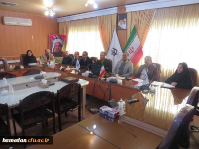 در پنجمین جلسه گرامیداشت یکصد سالگی مراکز تربیت معلم که به صورت ویدئو کنفرانس برگزار شد؛ شیوه نامه شماره 5 که بر الزامات اجرایی و حقوقی تاکید دارد؛ مورد بحث و تبادل نظر قرار گرفت.