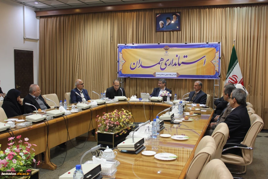 استاندار همدان در جلسه کمیته هیات امنا دانشگاه فرهنگیان استان:
هیات امنای استانی این دانشگاه نباید تشریفاتی باشد و همواره باید حضور موثری داشته باشیم