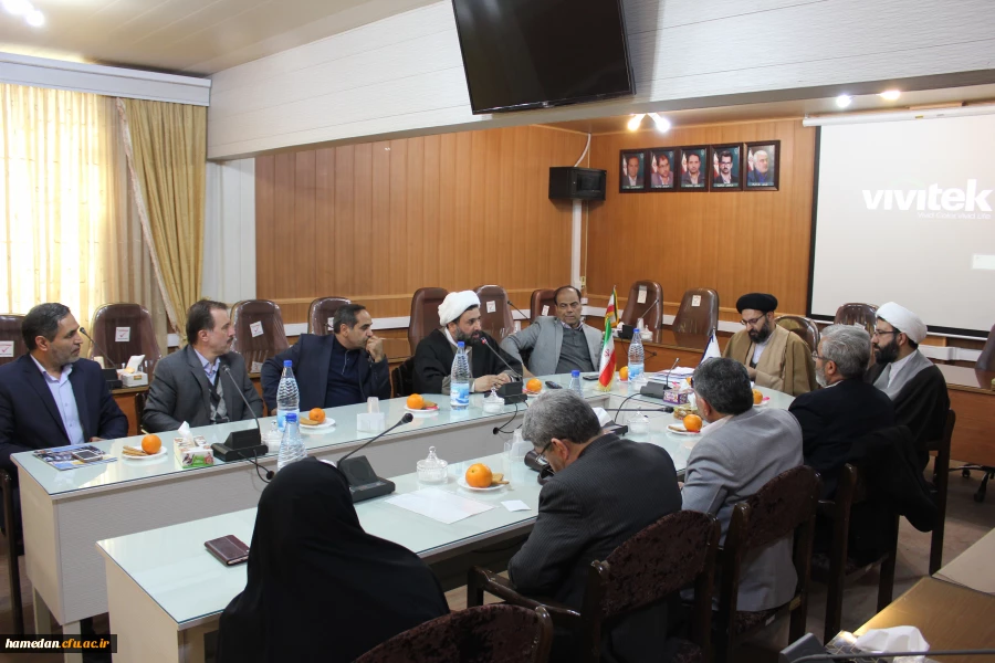 در شورای راهبردی دانشگاه فرهنگیان استان همدان با حضور حجت الاسلام و المسلمین دادگر مطرح شد:

اعضای هیات علمی نقش مهم و موثری در تربیت نسل جدید بر عهده دارند