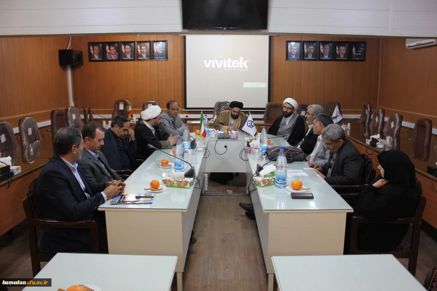 در شورای راهبردی دانشگاه فرهنگیان استان همدان با حضور حجت الاسلام و المسلمین دادگر مطرح شد:

اعضای هیات علمی نقش مهم و موثری در تربیت نسل جدید بر عهده دارند