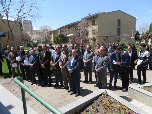 اساتید، کارکنان و دانشجویان دانشگاه فرهنگیان همدان در تجمعی، تروریست خواندن سپاه پاسداران انقلاب اسلامی را از جانب آمریکایی ها محکوم کردند