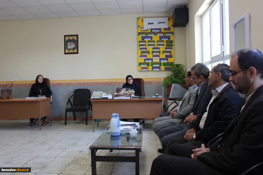 سرپرست دانشگاه فرهنگیان همدان در بازدید از مدارس مجری طرح کارورزی: 
معلمان و مدیران شاغل در مدارس، اساتیدی با تجربه، مهربان و کمک حال دانشگاه فرهنگیان هستند