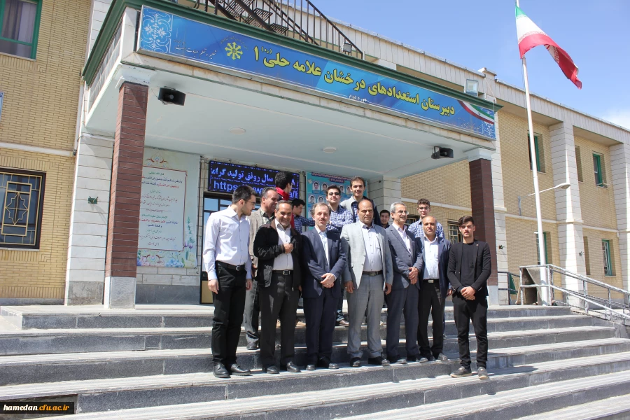سرپرست دانشگاه فرهنگیان همدان در بازدید از مدارس مجری طرح کارورزی: 
معلمان و مدیران شاغل در مدارس، اساتیدی با تجربه، مهربان و کمک حال دانشگاه فرهنگیان هستند