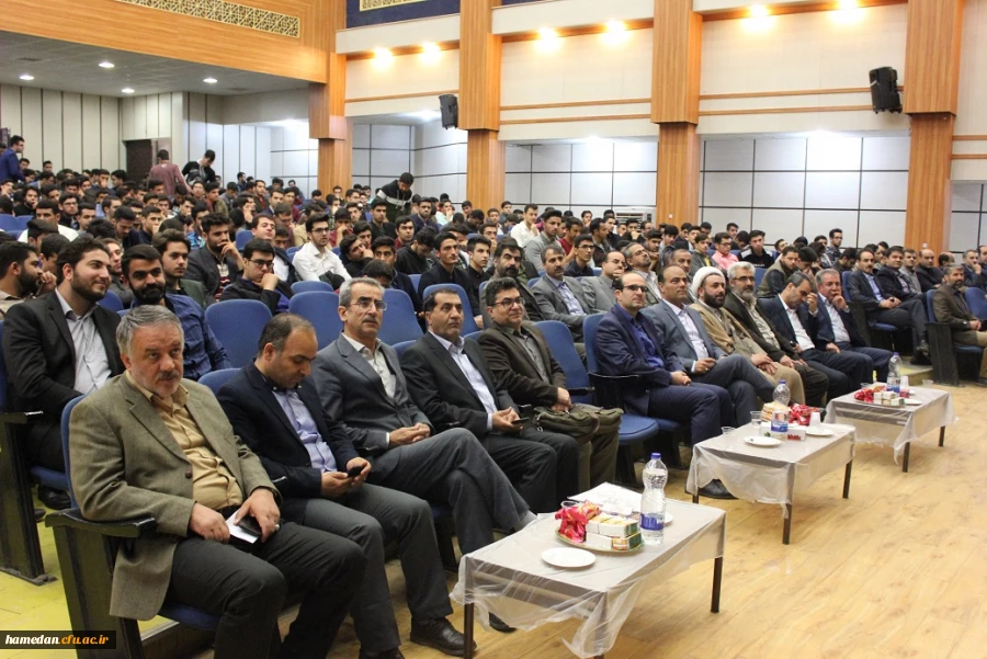 دکتر داریوش رحمانیان در مراسم بزرگداشت مقام معلم در دانشگاه فرهنگیان همدان:
معلمی وقتی با عشق همراه شود آفرینندگی به دنبال خواهد داشت