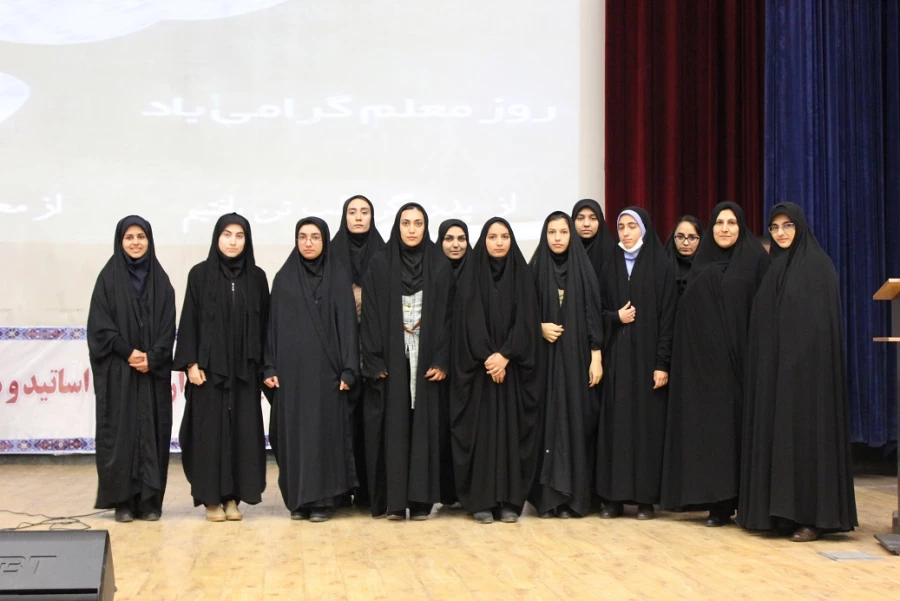 دکتر داریوش رحمانیان در مراسم بزرگداشت مقام معلم در دانشگاه فرهنگیان همدان:
معلمی وقتی با عشق همراه شود آفرینندگی به دنبال خواهد داشت