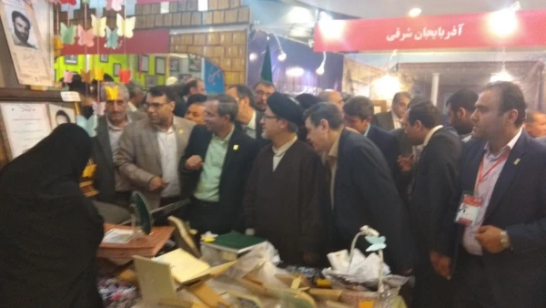 غرفه افتخارات و دستاوردهای هشتاد ساله ی دانشگاه فرهنگیان همدان در همایش نکوداشت یکصد سالگی با استقبال بازدیدکنندگان روبرو شد