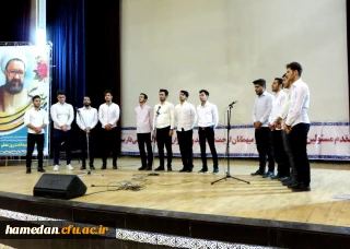 تمرین گروه سرود پردیس شهید مقصودی همدان جهت کسب آمادگی برای حضور در مرحله کشوری جشنواره فرهنگی
