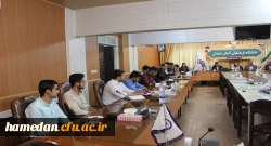 دکتر طاهری نیا معاون پژوهشی و فناوری دانشگاه فرهنگیان در جمع دبیران کانون ها، تشکل ها و انجمن های علمی پردیس های استان همدان مطرح کرد:
برنامه های پژوهشی برای دانشجو معلمان در شش حوزه تدوین و برنامه ریزی شده است