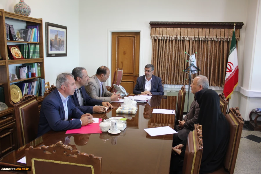 در نشست صمیمی با استاندار همدان مطرح شد:
تامین فضای لازم در بخش آموزشی و سرای دانشجویی برای سالتحصیلی جدید از اولویت برخوردار است