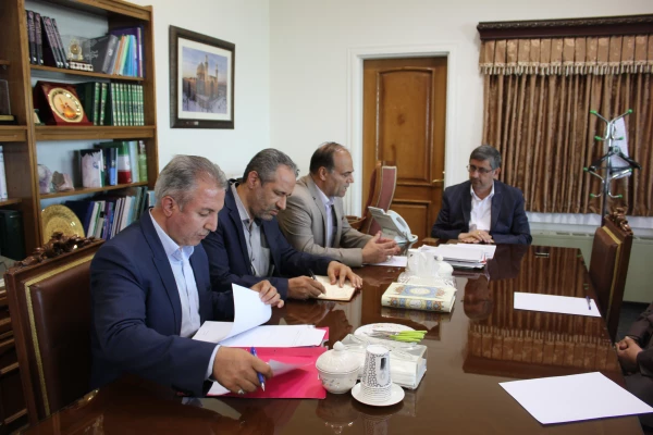 در نشست صمیمی با استاندار همدان مطرح شد:
تامین فضای لازم در بخش آموزشی و سرای دانشجویی برای سالتحصیلی جدید از اولویت برخوردار است