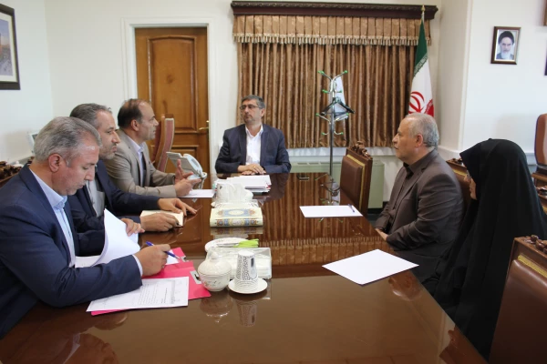 در نشست صمیمی با استاندار همدان مطرح شد:
تامین فضای لازم در بخش آموزشی و سرای دانشجویی برای سالتحصیلی جدید از اولویت برخوردار است