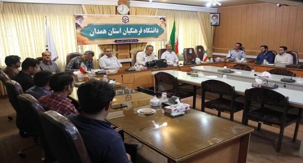 کاشی معاون هماهنگی پردیس های استان همدان در نشست صمیمی با نیروهای شرکتی:
کار در حوزه خدمات سخت و دشوار و در عین حال ارزشمند است