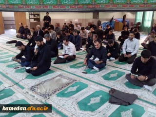 برپایی مراسم سوگواری و قرائت زیارت عاشورا

همه روزه در ایام دهه اول ماه محرم در پردیس شهید مقصودی همدان