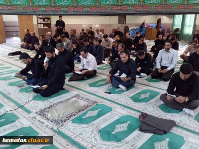 برپایی مراسم سوگواری و قرائت زیارت عاشورا

همه روزه در ایام دهه اول ماه محرم در پردیس شهید مقصودی همدان