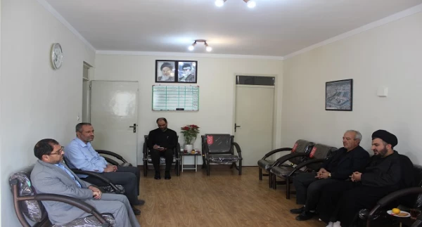 این دانشگاه با سایر دانشگاه ها و مراکز آموزش عالی تفاوت دارد و از درجه ی اهمیت بالاتری برخوردار است

 2