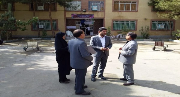 بنده یک معلم زاده هستم و همیشه برای این کسوت ارادت و احترام خاصی قائلم و در حد توان آماده ی خدمتگزاری ام 4