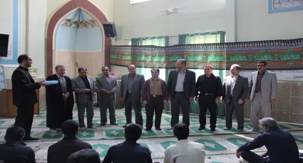 تجلیل از همکار روشندل شاغل در پردیس شهید مقصودی همدان 2