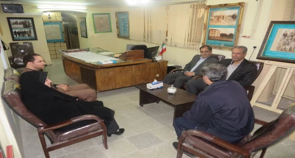 بازدید دکتر علی نجفی سرپرست مدیریت امور پردیس های استان از موزه ی اسناد و گنجینه ی آموزش و پرورش 3