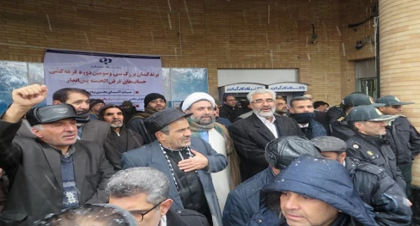 اعضاء هیات علمی، کارکنان و دانشجو معلمان دانشگاه فرهنگیان همدان در حمایت از حریم و جایگاه ولایت، همپای سایر مردم، حضوری گسترده داشتند 3