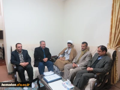 به مناسبت روز دانشجو انجام شد

بازدید رئیس تبلیغات اسلامی شهرستان همدان از سراهای دانشجویی پردیس شهید مقصودی همدان