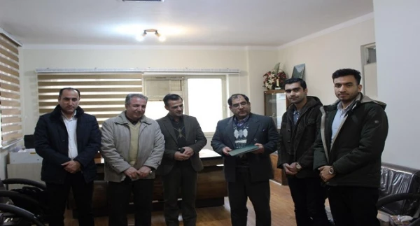 اهدا لوح سپاس و قدردانی از مدیریت پردیس های دانشگاه فرهنگیان استان همدان بابت ایجاد نگارخانه فرهنگ 3