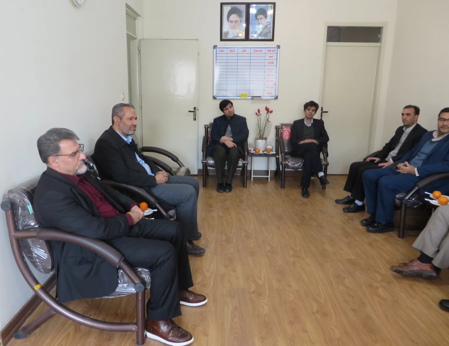 رعایت عدالت در امر مصاحبه حتما لحاظ شود تا حقی از داوطلبان ضایع نشود
 4