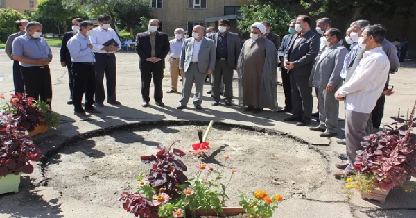 مراسم کلنگ زنی ساختمان آموزشی جدید این پردیس با حضور مسئولین استان

 4