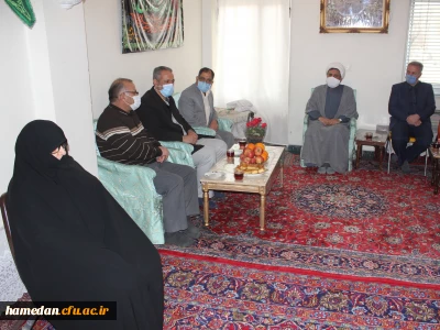 در ادامه ی اجرای برنامه های دهه مبارک فجر انجام شد 

دیدار صمیمی مسئولین دانشگاه فرهنگیان همدان با خانواده ی دانشجو معلم شهید، محمد رضا اصیلی