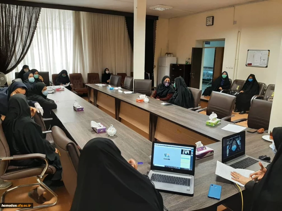 اولین نشست مجازی مسئولین و کارکنان این پردیس با دانشجومعلمان جدید الورود سال 1399 2