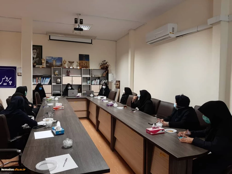 اولین نشست مجازی مسئولین و کارکنان این پردیس با دانشجومعلمان جدید الورود سال 1399 3