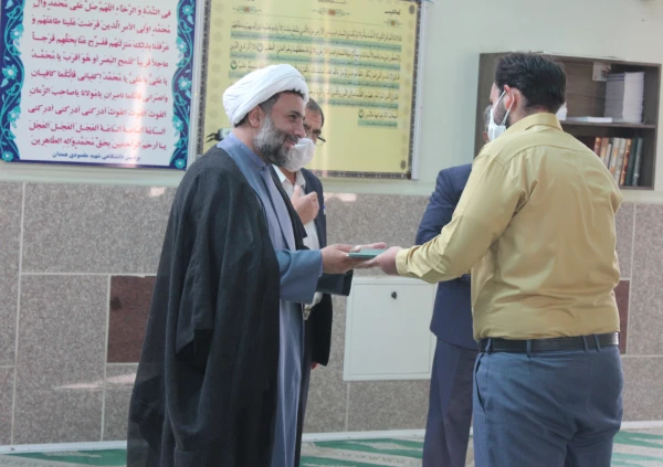 تقدیر از مدیریت امور پردیس های دانشگاه فرهنگیان همدان به واسطه ی مشارکت موثر در فعالیت های قرآنی ماه مبارک رمضان 3