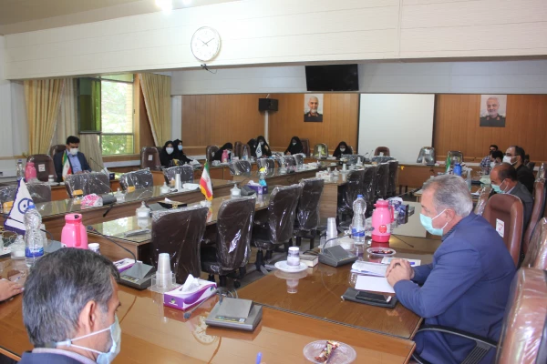 گزارش تصویری از تلاش همکاران و ادامه ی روند ثبت نام حضوری از دانشجویان نو ورود پردیس شهید مقصودی همدان 12