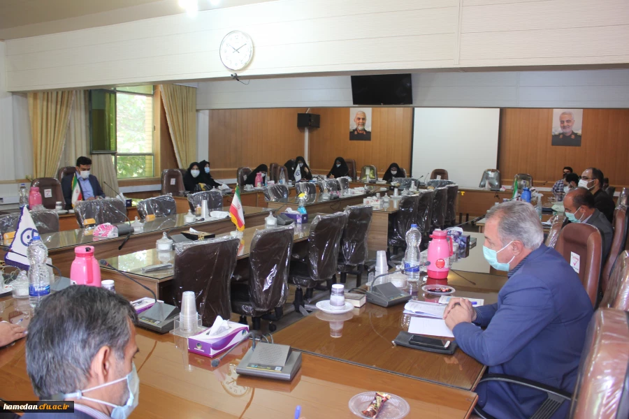 گزارش تصویری از تلاش همکاران و ادامه ی روند ثبت نام حضوری از دانشجویان نو ورود پردیس شهید مقصودی همدان 12