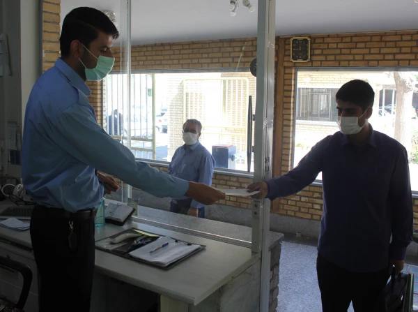 گزارش تصویری از تلاش همکاران و ادامه ی روند ثبت نام حضوری از دانشجویان نو ورود پردیس شهید مقصودی همدان 15