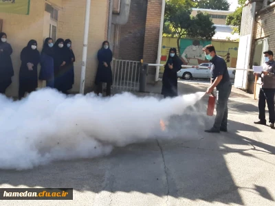 گزارش تصویری از

برگزاری دوره آموزشی اطفای حریق در پردیس شهید باهنر 